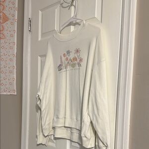 American Eagle White Crew Neck Sweater with Graphic Design
